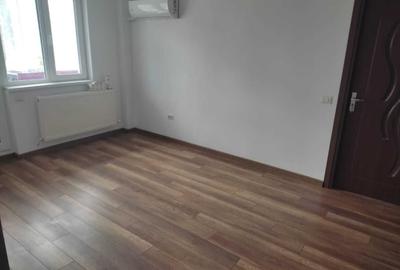 Apartament cu 3 camere semidecomandat în Tătărași - 1