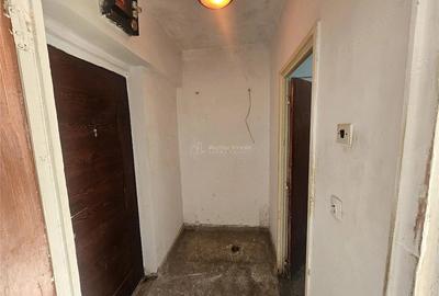Garsonieră nedecomandată în Cuptoare (Reșița)
