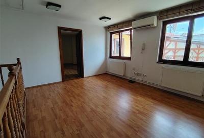 Duplex cu 6 camere cu Canalizare în 1 Decembrie 1918 - 15