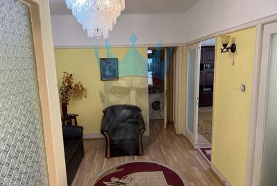 Apartament cu 3 camere semidecomandat, mobilat în P-ța Rosetti