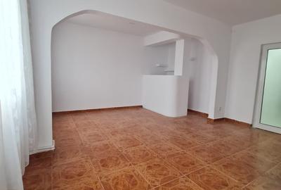 Apartament cu 3 camere semidecomandat, mobilat în Micro 39 - 2