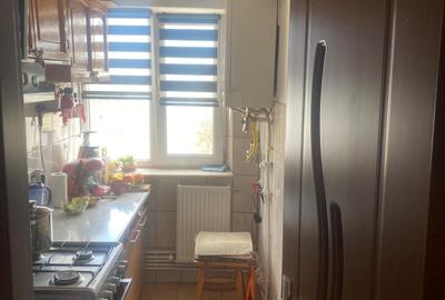 Apartament cu 2 camere semidecomandat în Km 4-5 - 2