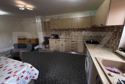 Casă cu 4 camere în Fundeni