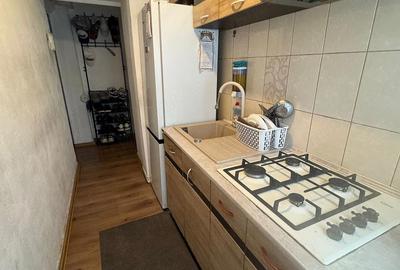 Apartament cu 3 camere semidecomandat în Ostroveni - 3