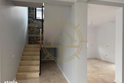 Casă cu 5 camere cu Teren 650 Mp în Crevedia