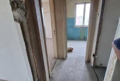 Apartament cu 2 camere decomandat în Govândari