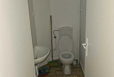 Apartament cu 3 camere decomandat în Cornișa