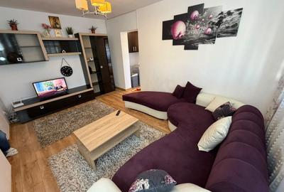 Apartament cu 2 camere semidecomandat, mobilat în Central