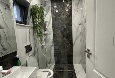 Casă cu 4 camere cu Teren 560 Mp în Malu Mare