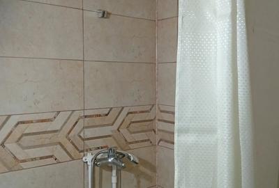 Apartament cu 3 camere decomandat în Mătăsari