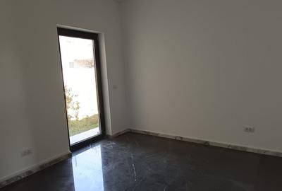 Casă cu 4 camere cu Teren 378 Mp în Malu Mare - 10