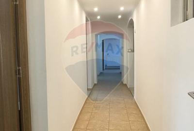 Apartament cu 4 camere decomandat în Central - 9