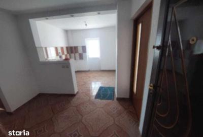 Apartament cu 2 camere decomandat în Micro 12 - 2