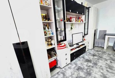 Apartament cu 2 camere decomandat în Nicolina