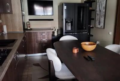 Casă cu 4 camere cu Teren 250 Mp în Domnești