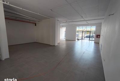 Spațiu comercial, de 138 mp, în Central - 3