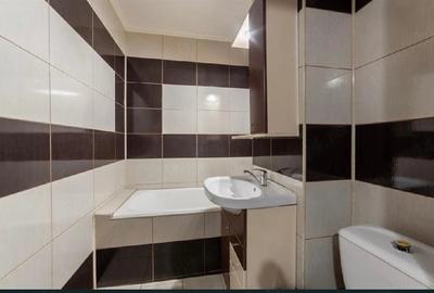 Apartament cu 3 camere decomandat în Găvana - 3