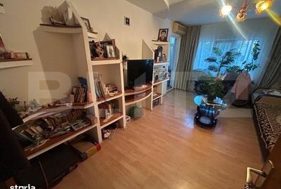 Apartament cu 3 camere decomandat în Micro 11