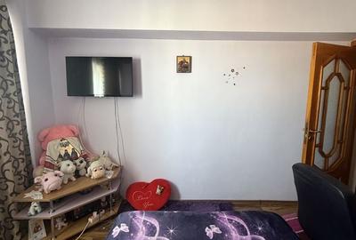 Apartament cu 2 camere decomandat în Micro 5