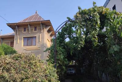 Casă cu 4 camere în Caracal