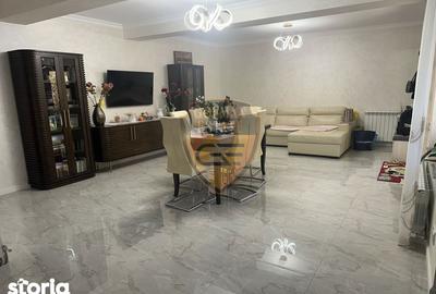 Casă cu 6 camere cu Canalizare în Central - 4