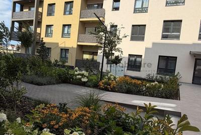 Apartament cu 2 camere decomandat în Tractorul