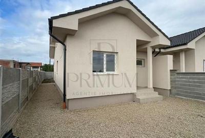 Duplex cu 3 camere cu Canalizare în Moșnița Nouă