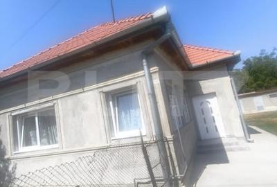 Casă cu 3 camere cu Teren 584 Mp în Central
