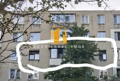 Apartament cu 3 camere semidecomandat în Craiovei