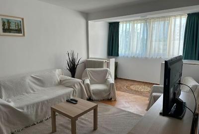 Apartament cu 3 camere decomandat, mobilat în Titan