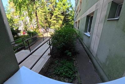 Apartament cu 3 camere semidecomandat în Titan - 2