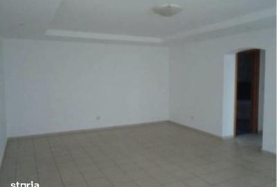 Casă cu 7 camere cu Teren 250 Mp în Vitan