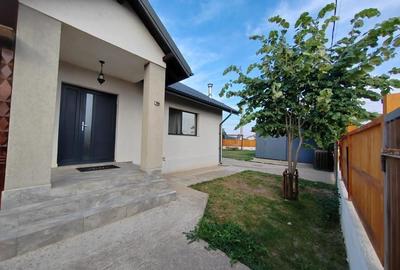Casă individuală cu 3 camere cu Canalizare în Vorovești