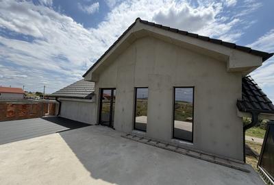Casă cu 4 camere în Aluniș - 8