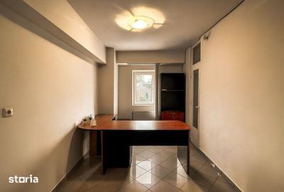 Apartament cu 6 camere în Centrul Civic