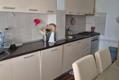 Apartament cu 3 camere decomandat în Lacul Tei - 3
