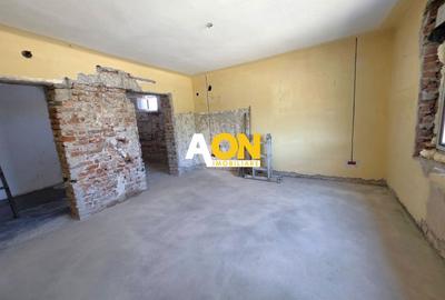 Casă individuală cu 4 camere cu Canalizare în Central - 9