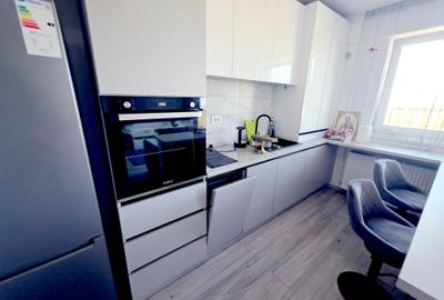Apartament cu 2 camere decomandat în Tractorul - 5