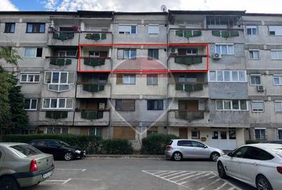 Apartament cu 3 camere decomandat în Rogerius