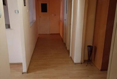 Apartament cu 3 camere decomandat în Central - 4