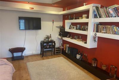 Apartament cu 3 camere decomandat, mobilat în Ultracentral