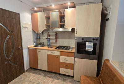 Apartament cu 2 camere decomandat în Micro 20 - 2