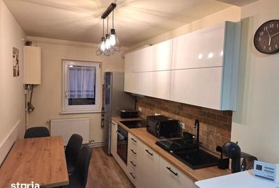 Apartament cu 3 camere în Calea Dumbrăvii