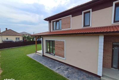 Casă cu 4 camere în Apahida