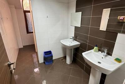 Spațiu comercial, de 733 mp, în Central - 11