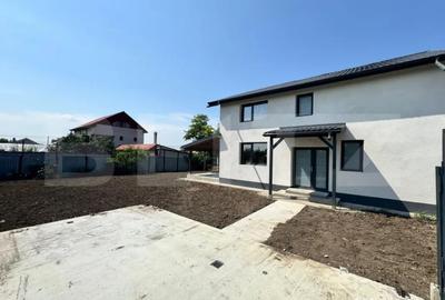 Casă cu 4 camere cu Teren 500 Mp în Central