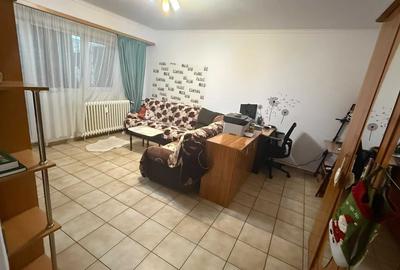 Apartament cu 2 camere decomandat în 13 Septembrie