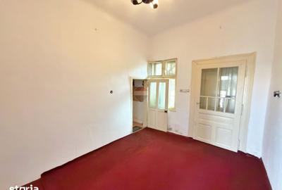 Apartament cu 2 camere semidecomandat în Drăgășani