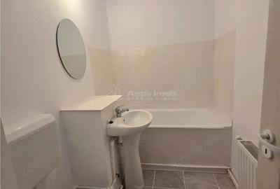 Apartament cu 2 camere semidecomandat în Micro 3 - 6