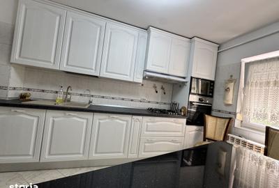 Apartament cu 4 camere decomandat în Mioriței - 1